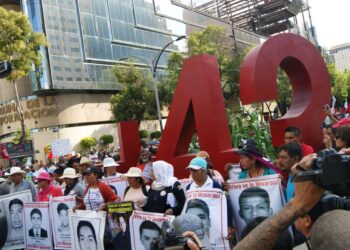 El eco de Ayotzinapa: Manifestaciones artísticas que trascienden el dolor