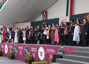 Fuerzas armadas despiden a AMLO;  prometen lealtad a Sheinbaum