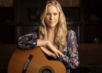 Cantautora Katie James inicia USA Tour 2024 junto a Santiago Cruz