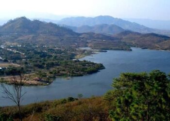 Buscan a pescador desaparecido en la presa Rosendo Salazar