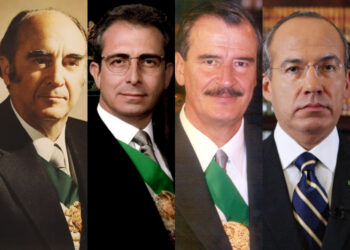 Del besamanos, las máscaras de cerdo a las arengas guindas a AMLO