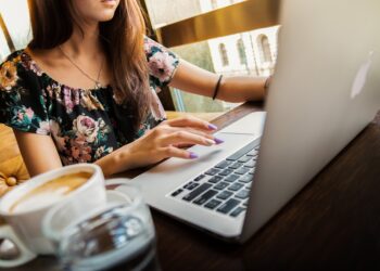 Procrastinación nocturna afecta a 7 de cada 10 trabajadores: OCC