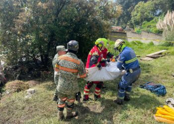 Continúa rescate en Jilotzingo por desgajamiento de cerro