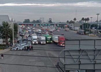 Transportistas se manifiestan para denunciar extorsiones