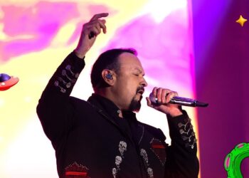 Pepe Aguilar interpreta “Cuídamela bien” en el festival Multiverso | AMEXI/FOTO: Redes sociales