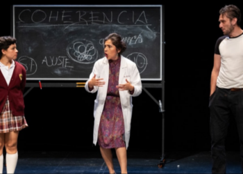 “La fábula del todo”: Teatro Innovador que explora ciencia y conciencia