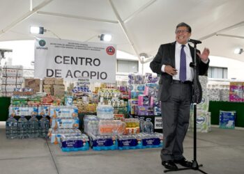 4 oct.- Ricardo Monreal. Acopio para ayudar a damnificados. /AMEXI /FOTO: Morena