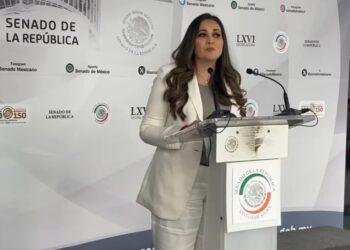 La senadora Cynthia López Castro anuncia su renuncia al PRI.