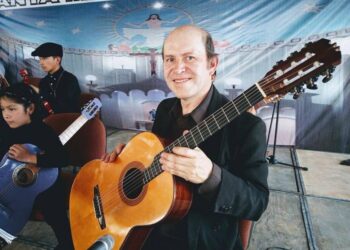 Diego López Monroy hace composición con la cual la UAM celebra 50 años