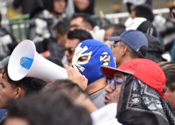 Seguidores y opositores, juntos en las calles