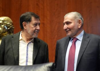 Gerardo Fernández Noroña, Presidente de la mesa directiva del Senado, y Adán Augusto López, líder de la bancada de Morena, hablan de la declinaciones de jueces que han recibido