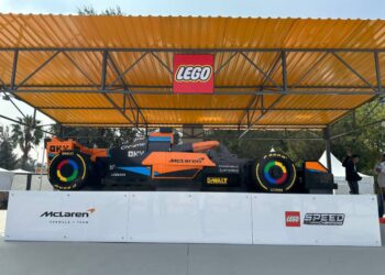 Lego se suma a F1 con un McLAREN conformado por 629,656 bricks