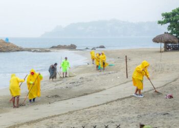 Arranca la Jornada de Limpieza de playas de Acapulco