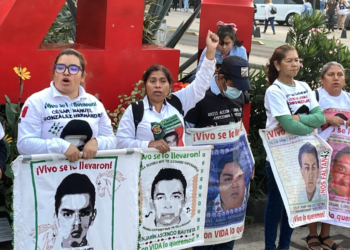 Madres de los 43 Normalistas de Ayotzinapa desparecidos durante el mitin del 26 de octubre del 2024