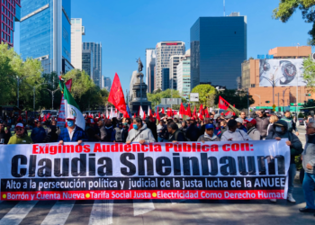 11 oct.- La Asamblea Nacional de Usuarios de la Energética marcha por una tarifa social justa, en el 15 aniversario de la extinción de Luz y Fuerza del Centro.
