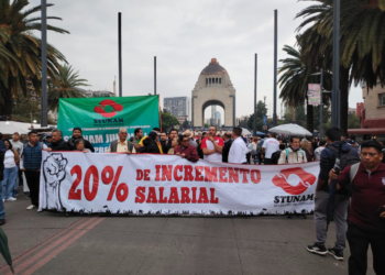 Marcha del STUNAM por Reforma