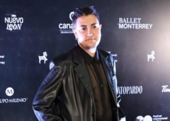 Gal Castellanos con "Mi pecho está lleno de centellas", gana premio en el FICMonterrey