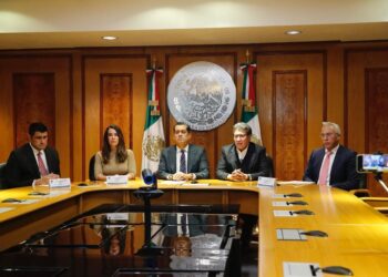 Se reúnen jueces que desean participar en elección con diputados
