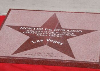 Montez de Durango recibe su estrella en el Paseo de las Estrellas de Las Vegas
