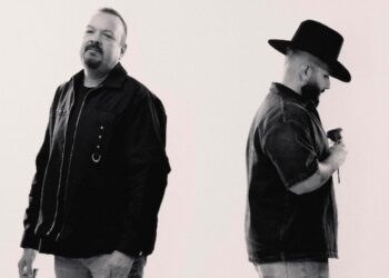 Carin León y Pepe Aguilar viajan a un mundo de fantasía en el video de “Lamentablemente”