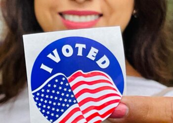 Kamala o Trump: Texanos acuden a los centros de votación