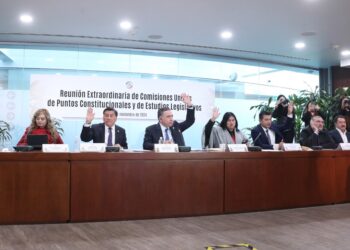 En comisiones del Senado se aprueba dictamen para desaparecer organismos autónomos.