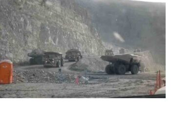 Encuentran vacías góndolas robadas con toneladas de minerales.