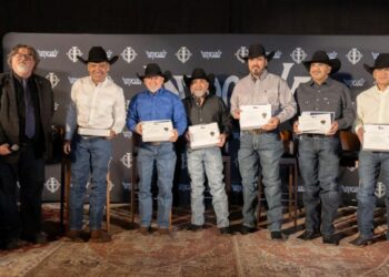 Distinguen en Texas a grupo Intocable por su contribución cultural y artística