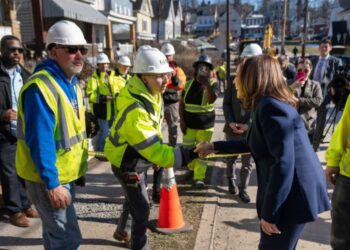 Viraje de clase trabajadora, reto mayúsculo para Kamala Harris