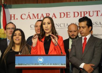 Noemí Luna, coordinadora de la bancada del PAN. Apoyo a la consulta ciudadana sobre elección de jueces.