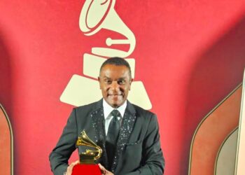 “Señores, el bolero está vivito y coleando”, afirma El Canario tras ganar el Latin Grammy