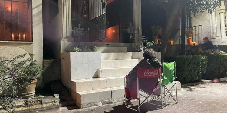 CDMX. 1 de noviembre de 2024. Día de Muertos en el Panteón Xilotepec, Xochimilco. AMEXI/Foto: Guillermo Granados