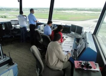 Trabajadores sindicalizados de tránsito aéreo denuncian falta de pago de quincenas y prestaciones
