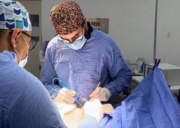 El IMSS ofrece un programa gratuito de reconstrucción mamaria para mujeres que superaron el cáncer.