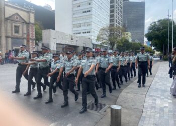 La SSC de la CDMX implementa el "Operativo Fiestas Decembrinas 2024", con 12 mil 396 efectivos.