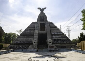 Monumento a la Raza.
