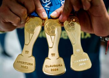 América