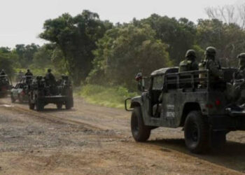 Lanzan a militares en c Cotija, Michoacán explosivos con drones