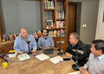 Coordinadora de los diputados del PRI, Rubén Moreira