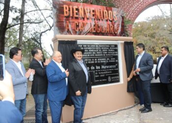 Los Huracanes del Nortes son distinguidos en natal Michoacán