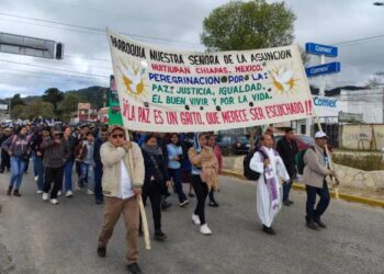 Católicos marchan en San Cristóbal de Las Casas por la paz