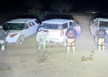 Decomisan armas de alto poder y vehículos en Chihuahua.