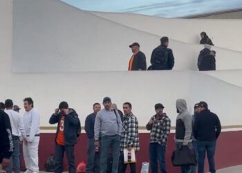Deportados mexicanos llegan a Tijuana