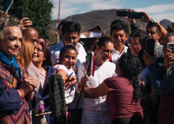 En gira por Oaxaca, la presidenta Claudia Sheinbaum subrayó el impacto de los migrantes mexicanos en Estados Unidos.