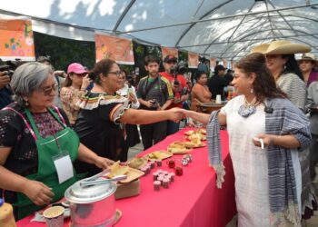 Feria del Tamal en el Monumento a la Revolución, Clara Brugada