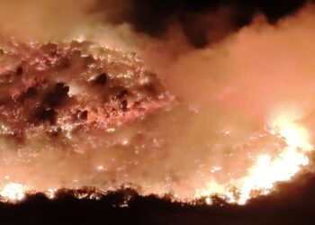 suspenden clases por incendios en Baja California
