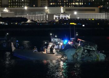 Claudia Sheinbaum mnda condolencias a víctimas del accidente aéreo en Washington