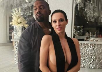 Esto opina la mamá de Bianca Censori sobre su escandalosa aparición en los Grammy
