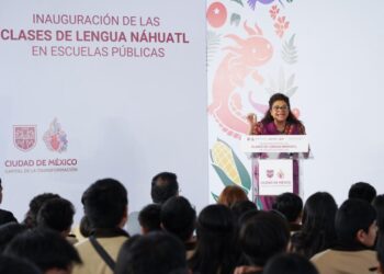 Clases de náhuatl en escuelas de la CDMX, para promover las lenguas originarias y rendirles homenaje.
