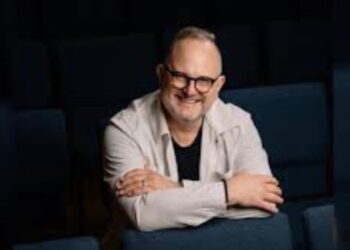 Marcos Witt renueva su tema Poderoso para las nuevas generaciones 